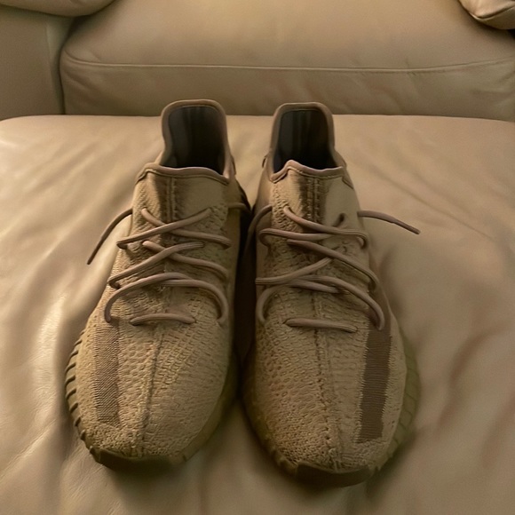 Yeezy Earth - Picture 1 of 16